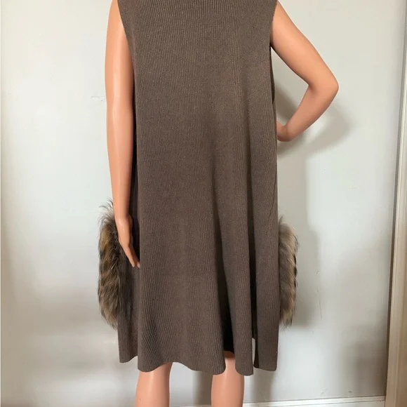 Rain + Rose Tan Sweater Vest with Faux Fur Pockets.  Size XL - Picture 3 of 10